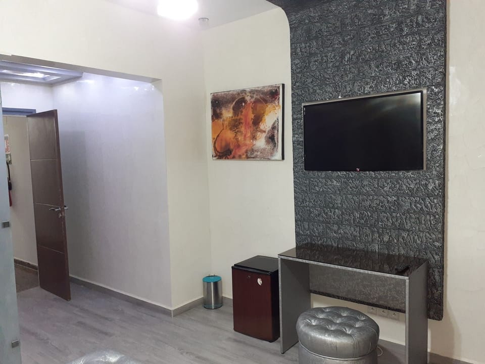 Junior Suite | Television