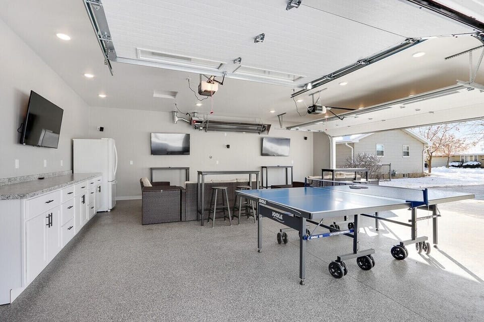 Fully Loaded Entertainment Garage