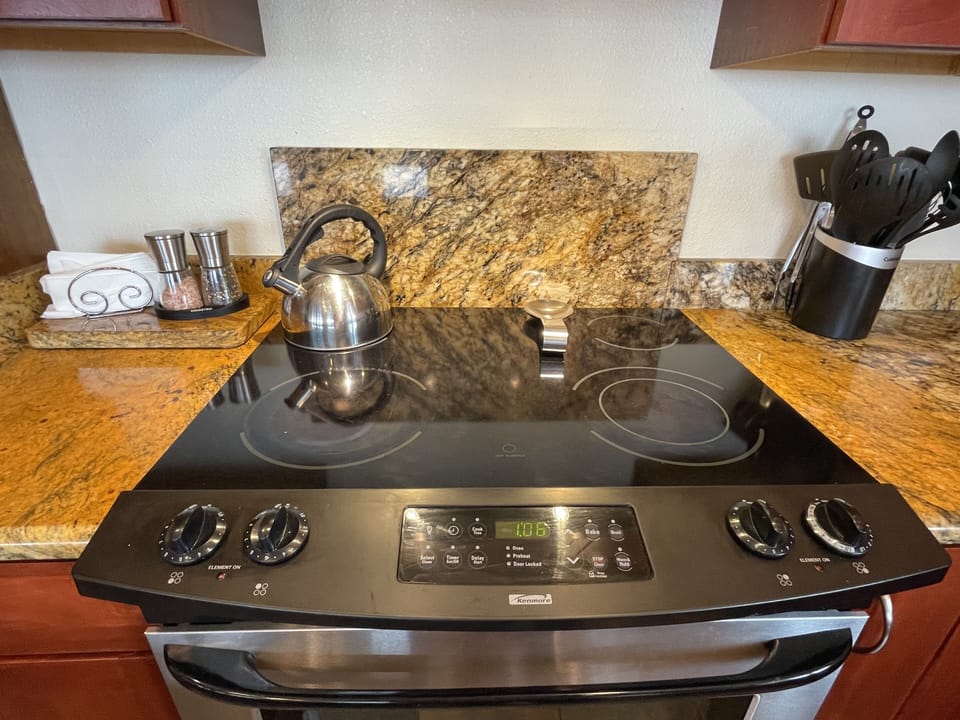 4 burner stove/oven