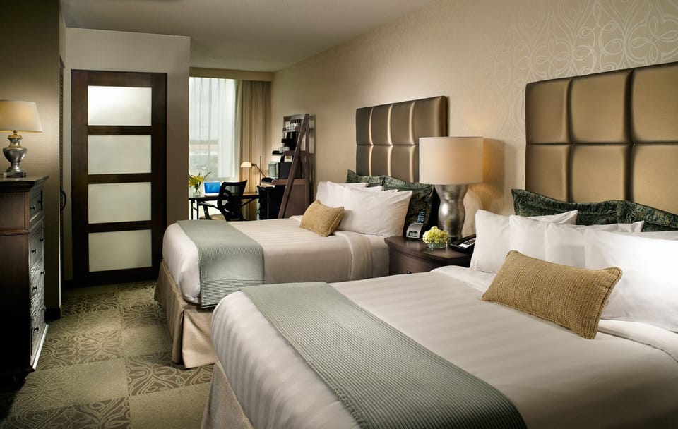 Premium bedding, in-room safe, desk, laptop workspace
