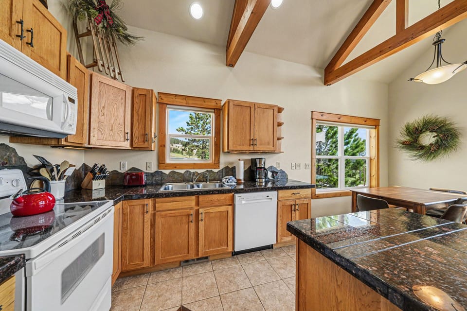 Condo, 2 Bedrooms | Private kitchen | Fridge, microwave, oven, dishwasher