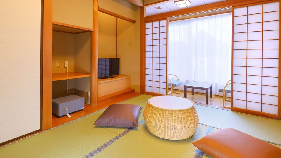 Economy Japanese-Style Room, 6 Tatami-mats, Non Smoking | In-room safe