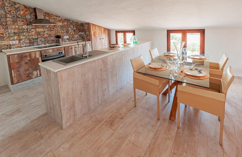 Family Apartment, 2 Bedrooms | Private kitchen