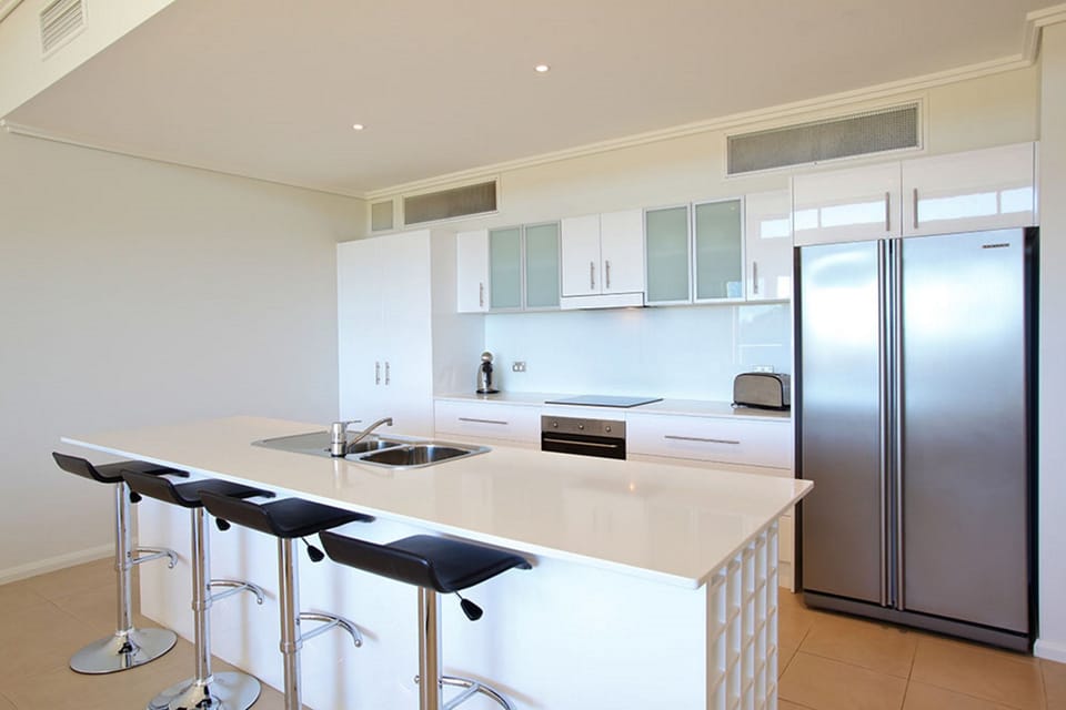 Superior Apartment, 4 Bedrooms | Private kitchen | Fridge