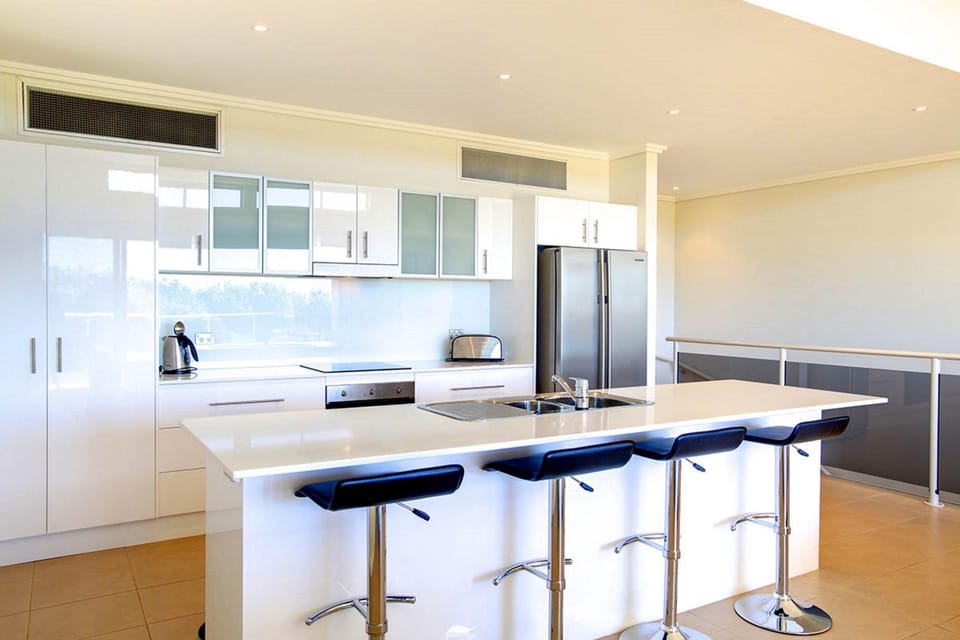 Superior Apartment, 4 Bedrooms | Private kitchen | Fridge