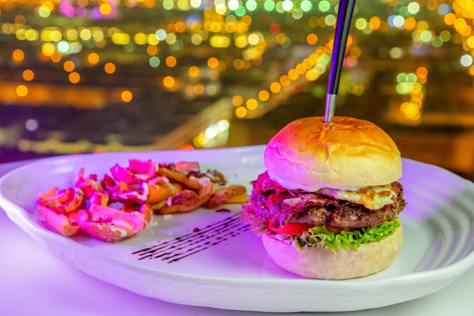 3 restaurants; breakfast, lunch, and dinner served