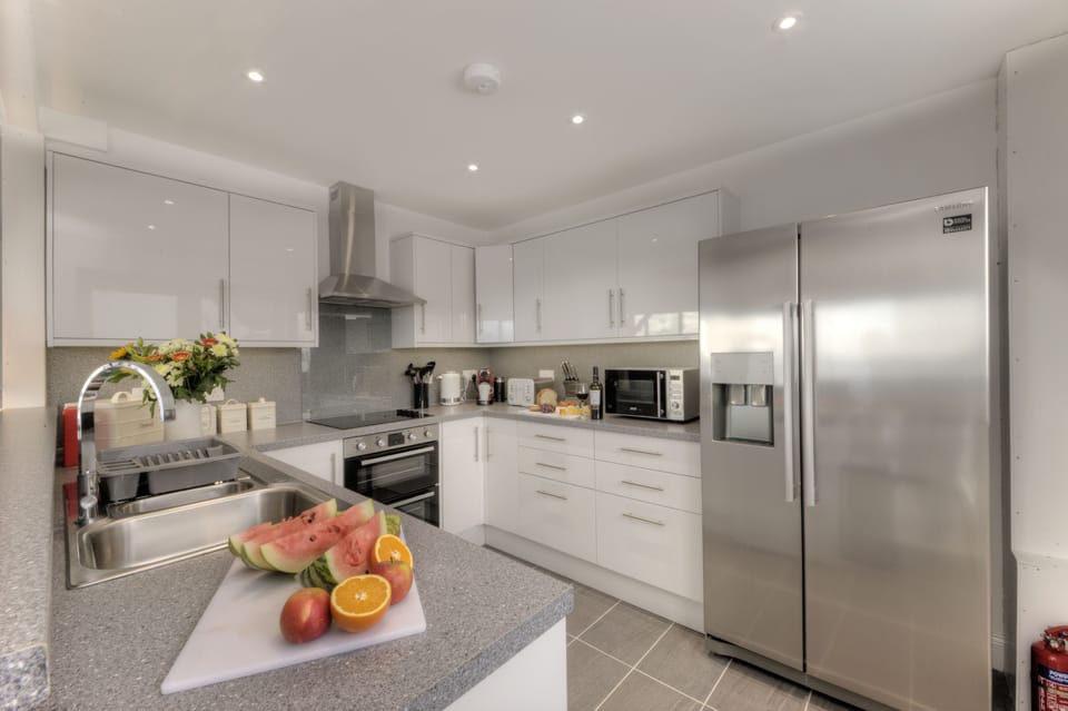 Kitchen with ice maker, dishwasher, washer dryer etc