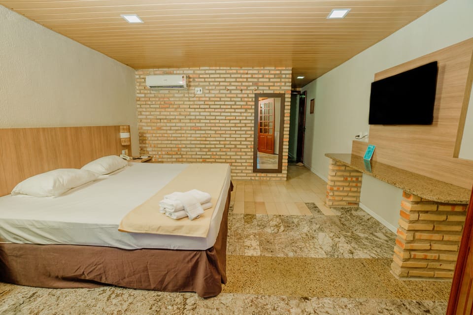 2 bedrooms, minibar, in-room safe, desk