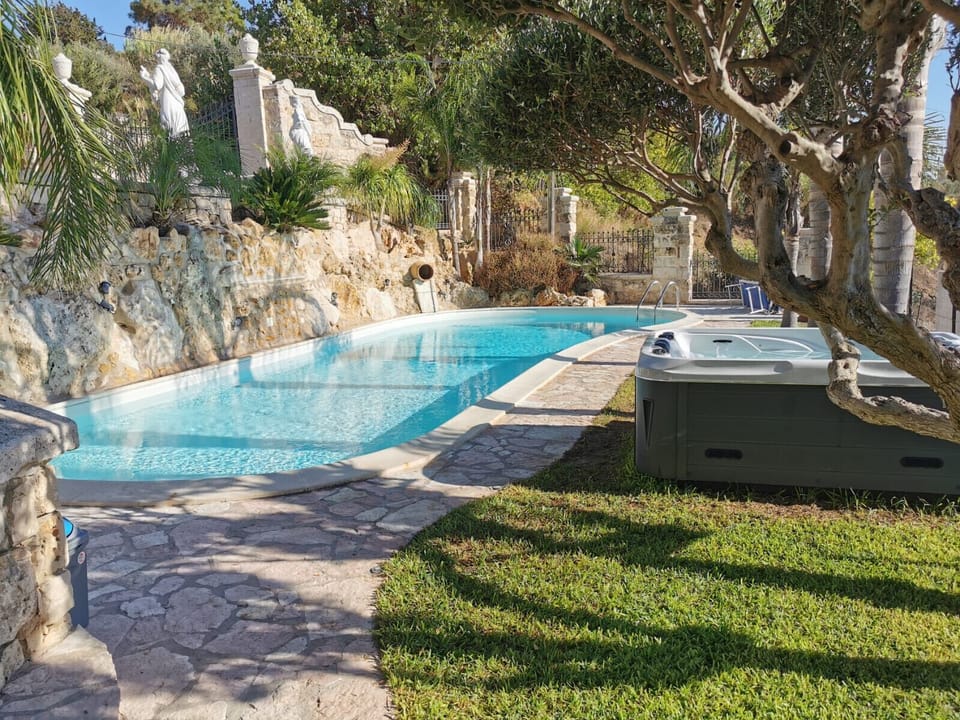 Alcamo Marina, private swimming pool