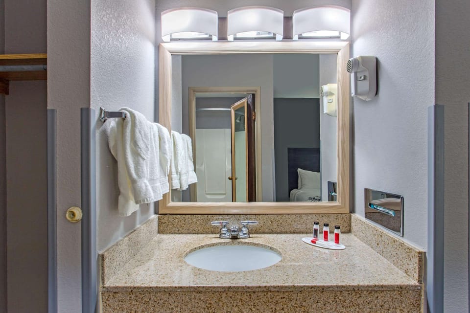 Free toiletries, towels