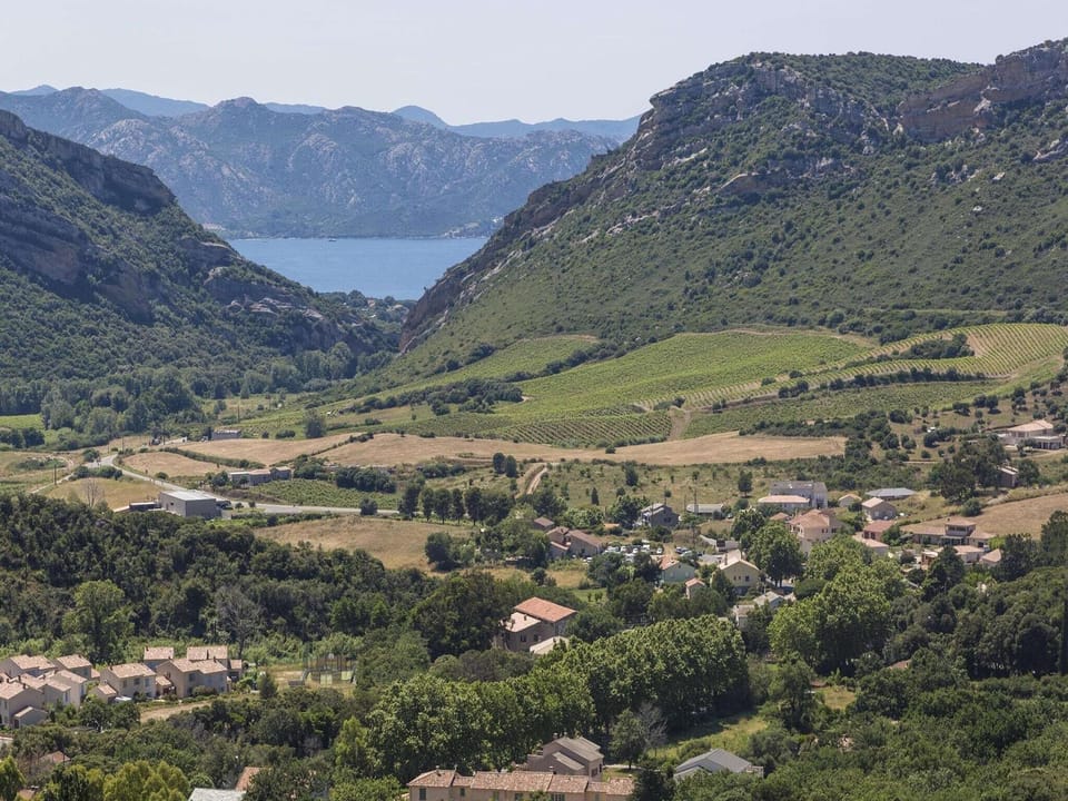 Surroundings [summer] (1-5 km)