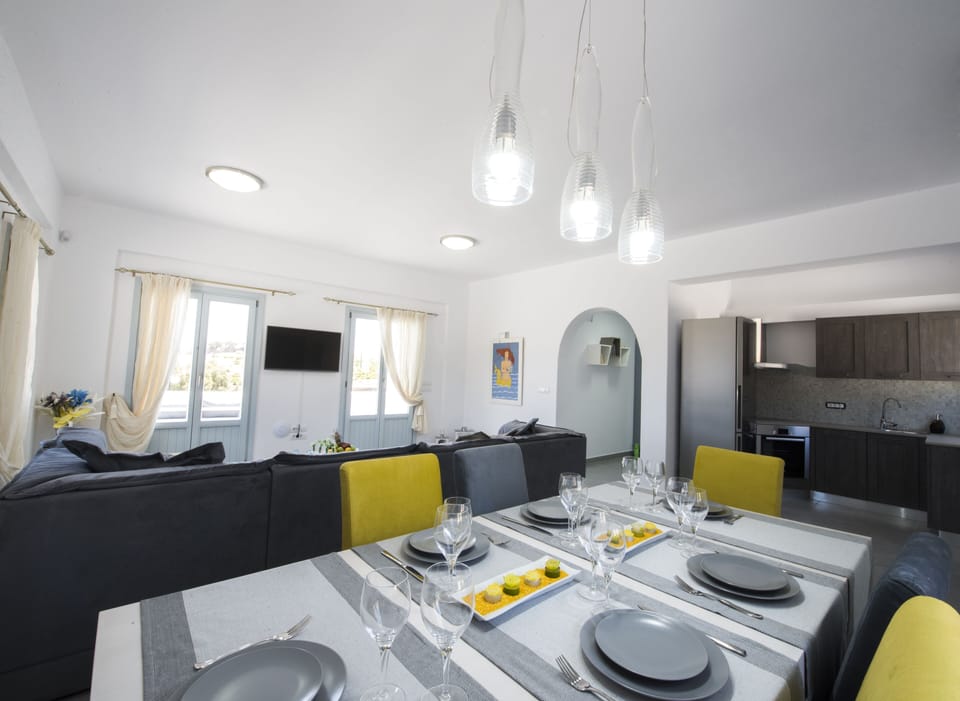 Sea front 3 bedroom villa with private pool!