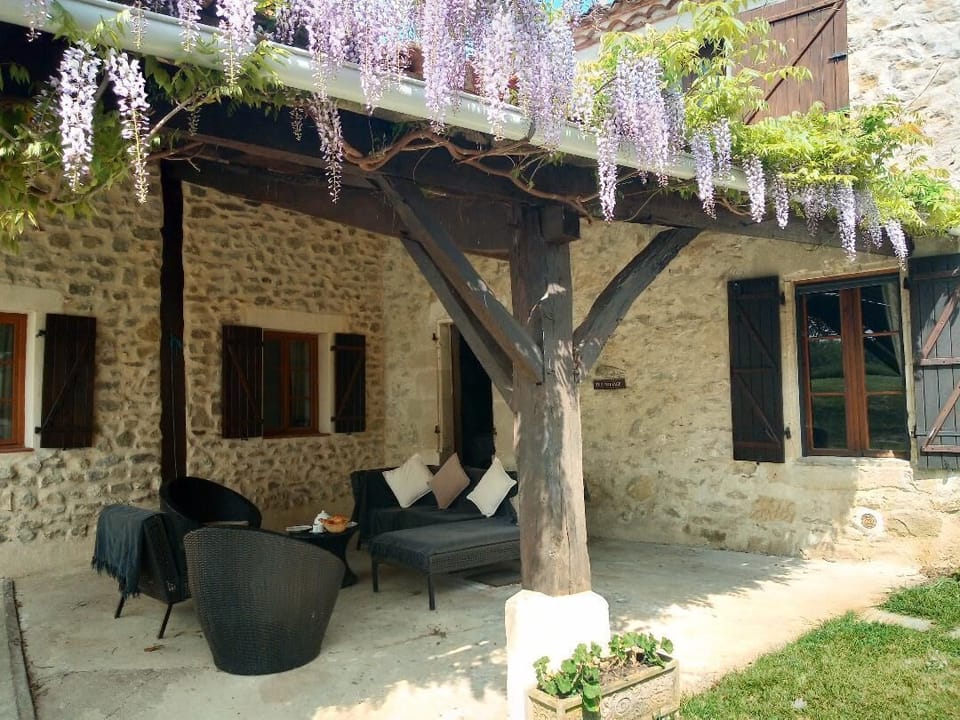 front terrace seating area