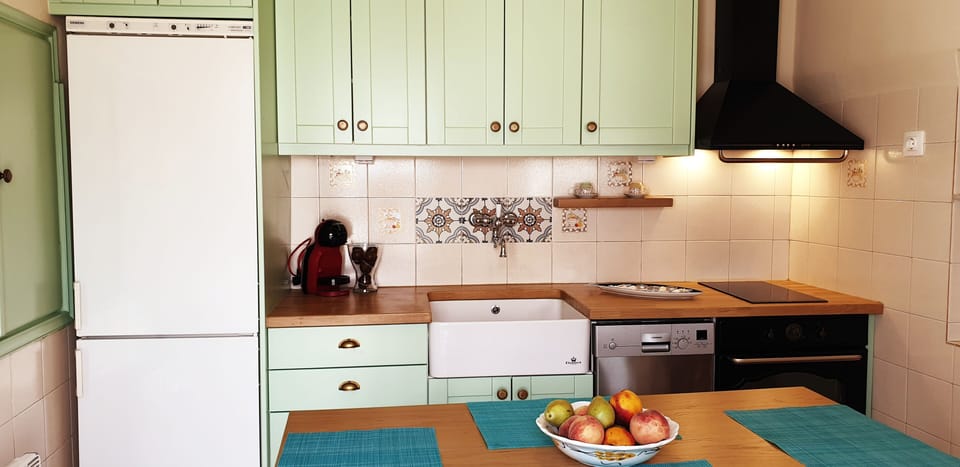 Fully equipped traditional kitchen