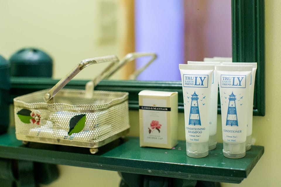 Bathroom amenities