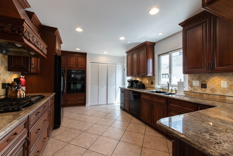 Beautiful, fully equipped kitchen