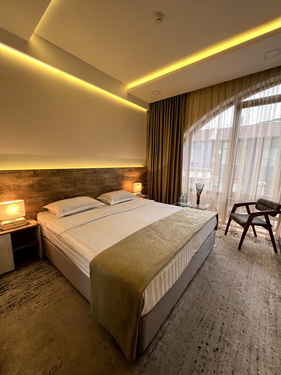 Standard Single Room, 1 Queen Bed | Egyptian cotton sheets, premium bedding, pillowtop beds, in-room safe