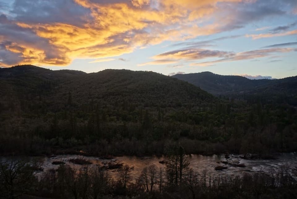 "Expect the best! Beautiful place, beautiful view, over and above my expectations. Will Definitely rent again when in the area! Thanks so much :)" - Nicolette Apr 2019