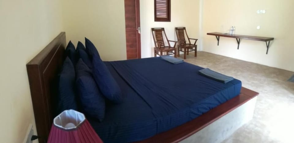 Desk, free WiFi, wheelchair access