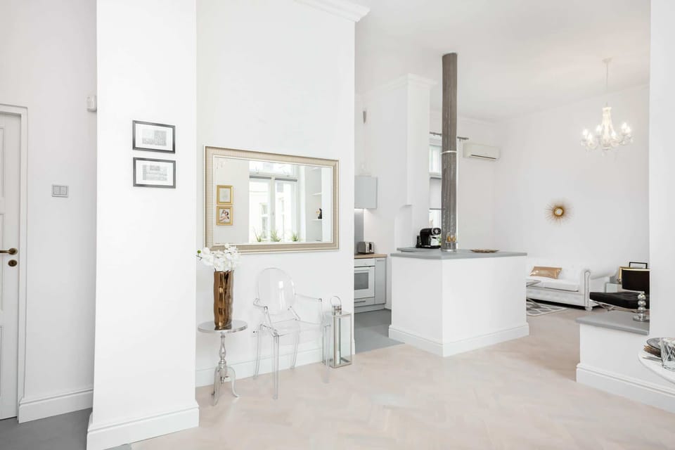 Comfortable studio with modern and stylish decor, where the guests can enjoy short or long stays.