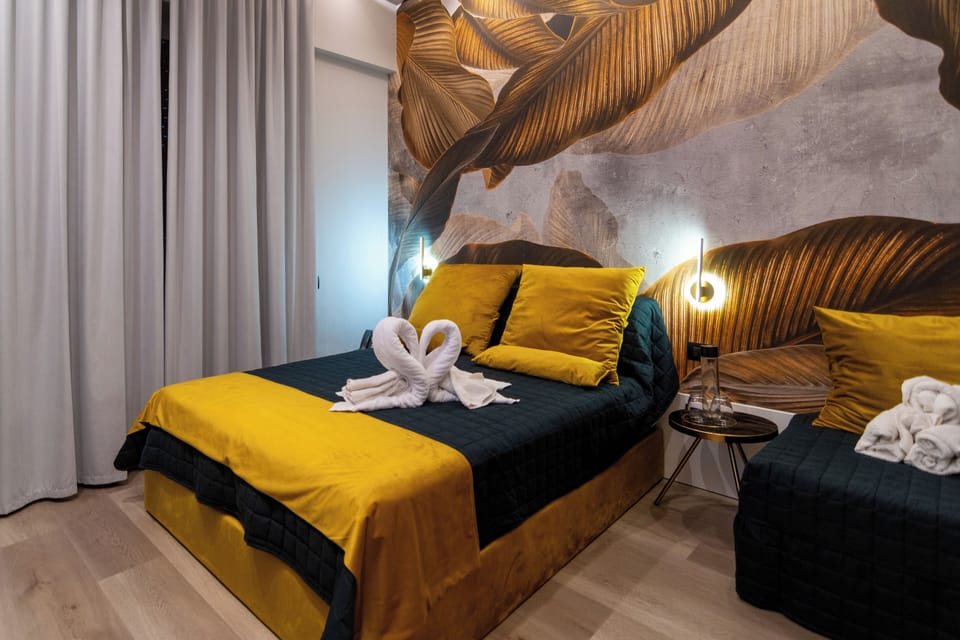 Deluxe Room | Frette Italian sheets, premium bedding, down comforters