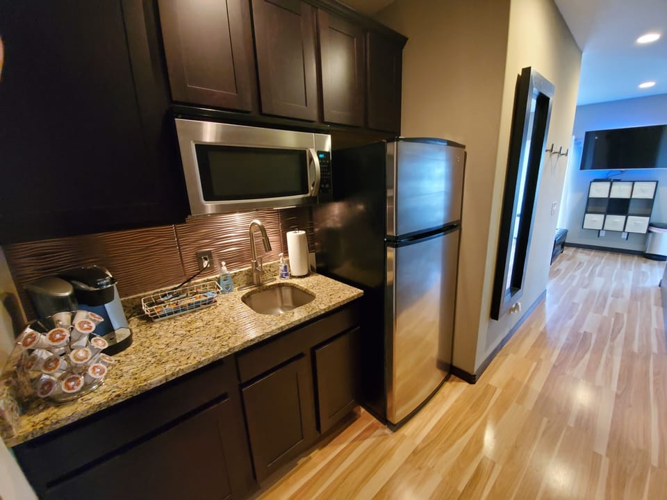 Full Kitchenette with Keurig 
