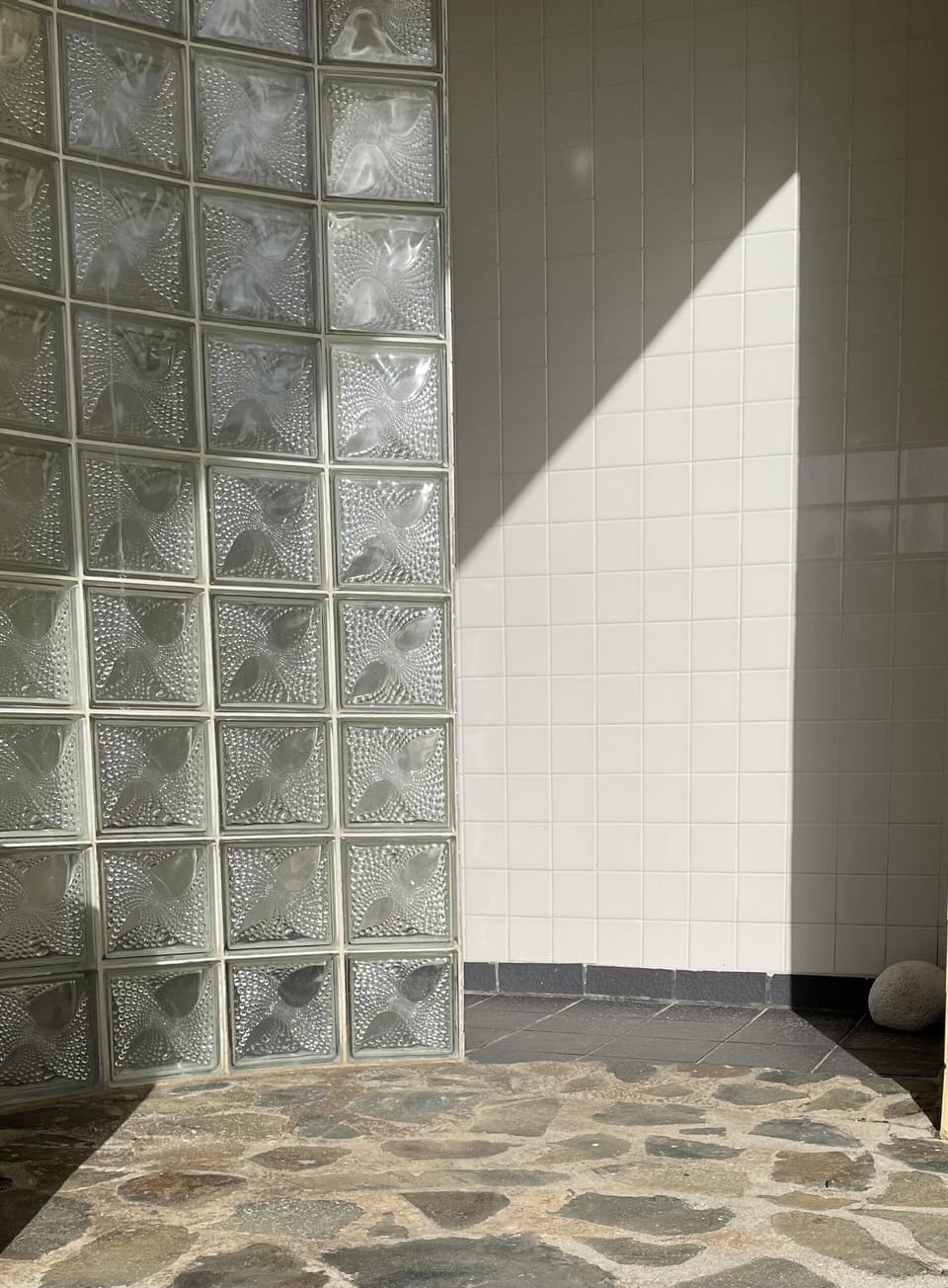 Shower outdoors with nature