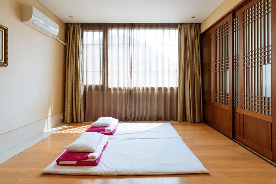 Deluxe Room (Ondol) | Blackout drapes, free WiFi, wheelchair access