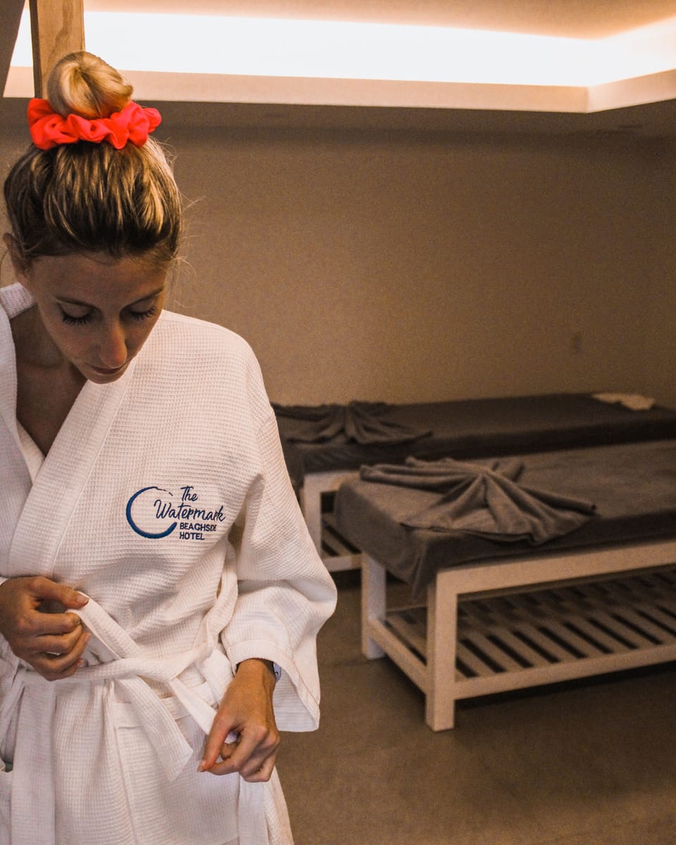 Couples treatment rooms, body treatments, hot stone massages