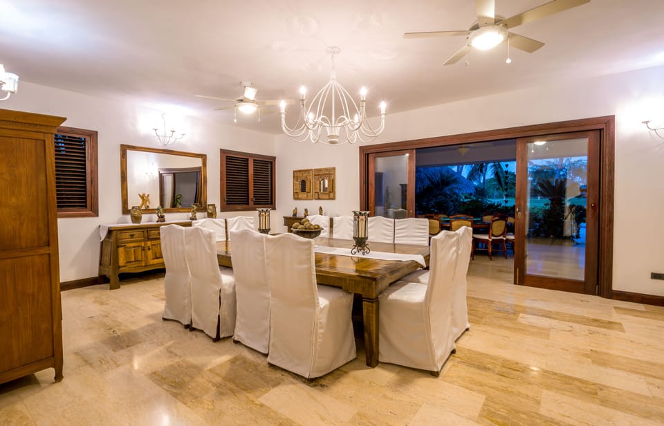 Luxury Villa | In-room dining