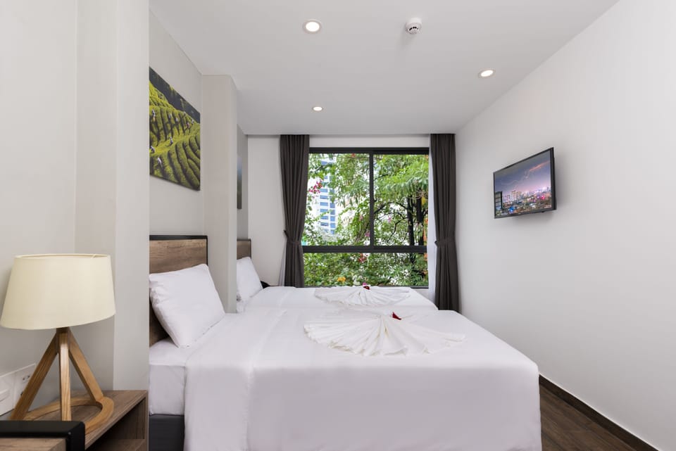 Premier Twin/ Double Room, City View | Premium bedding, pillowtop beds, minibar, in-room safe