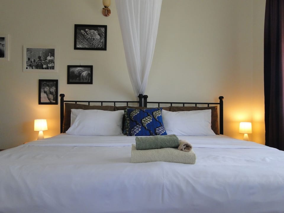 Double Room, Lake View (Room 3) | Premium bedding, desk, laptop workspace, blackout drapes