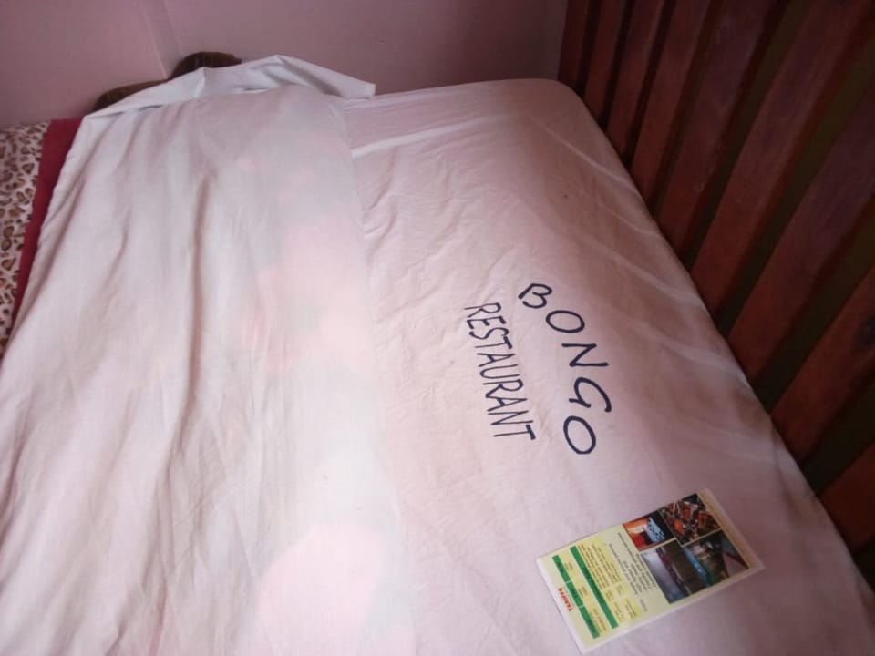 Standard Double Room | Desk, bed sheets