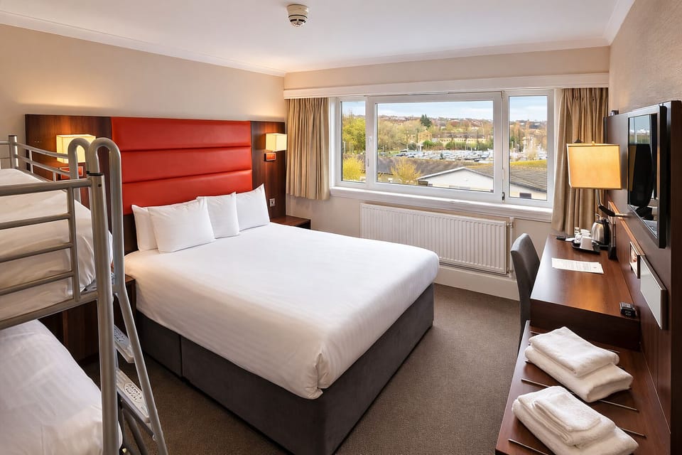 Family Double Room | Hypo-allergenic bedding available, desk, blackout drapes