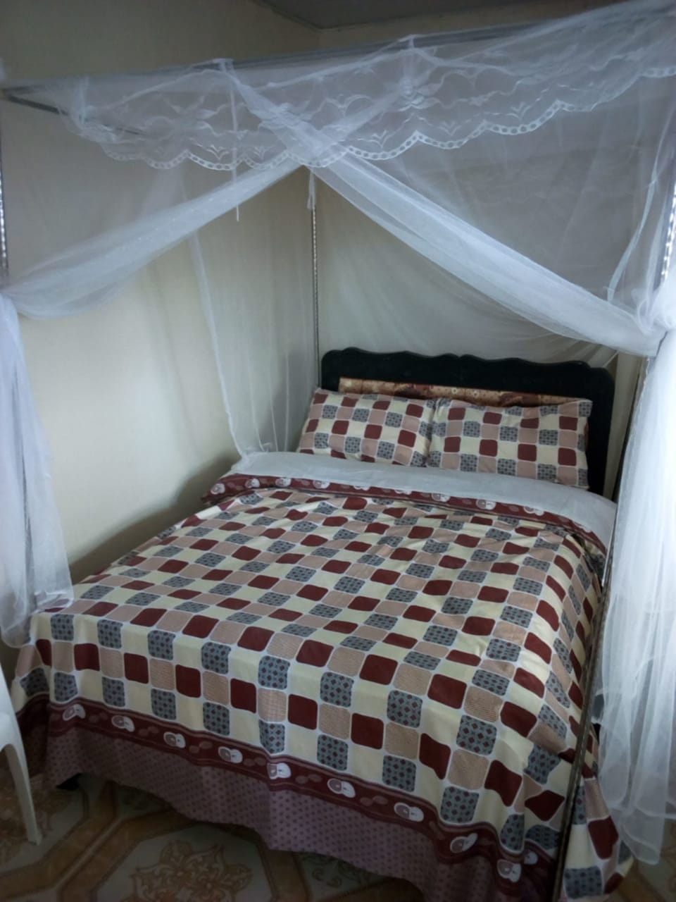 Standard Single Room | Desk, bed sheets