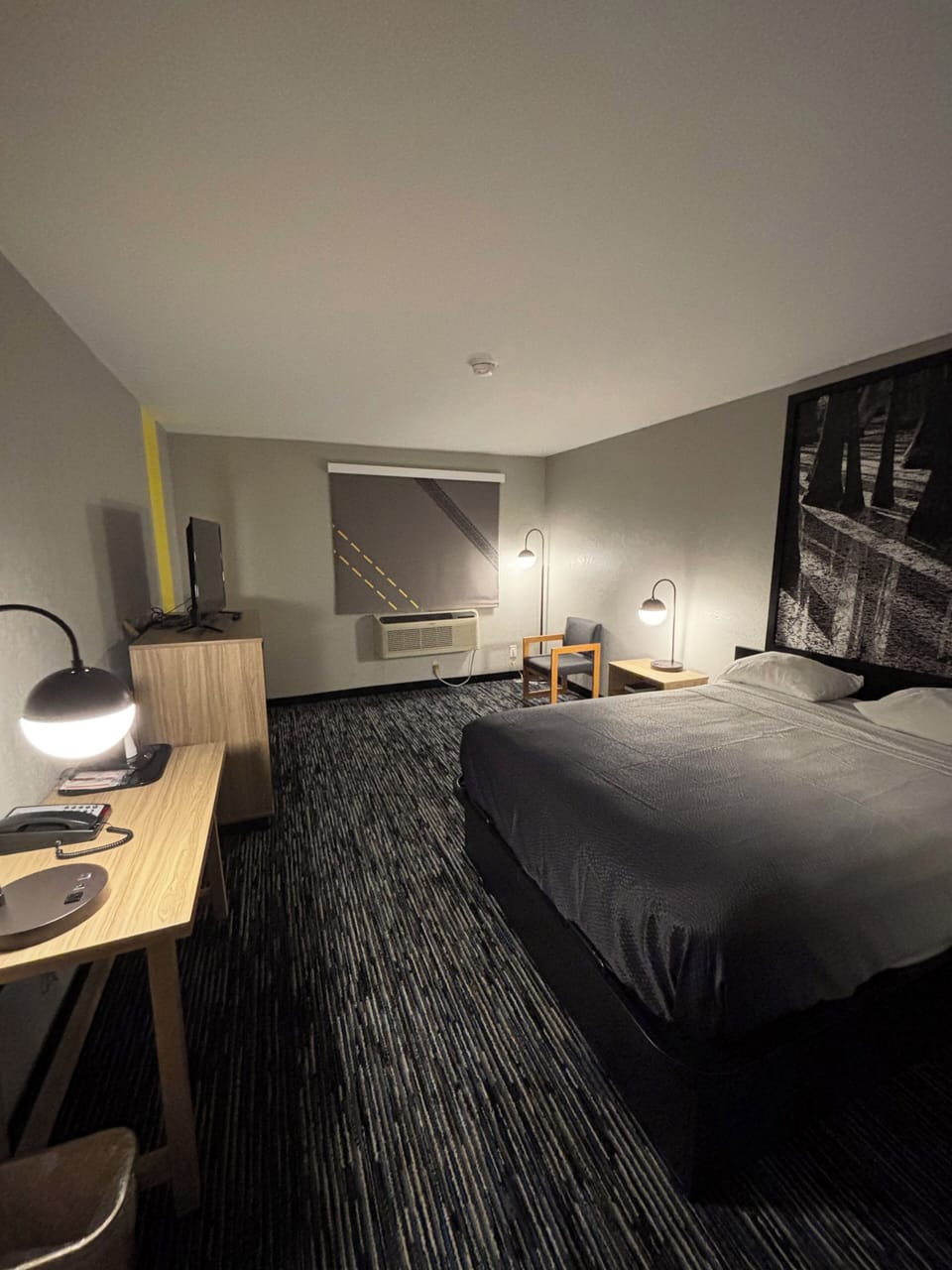 Premium bedding, desk, WiFi (free), alarm clocks
