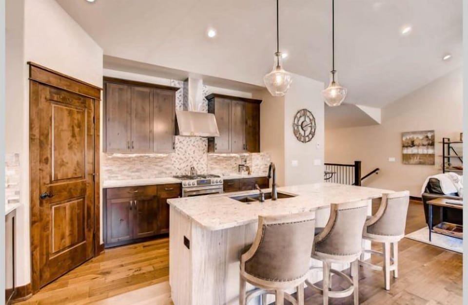 House (40-4_RiverRun_Townhome) | Exterior