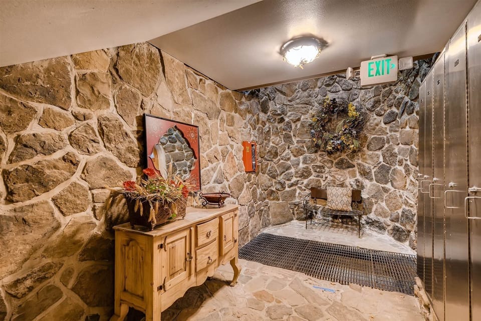 Condo (2707_Chateaux_DuMont_3Bedroom) | Exterior