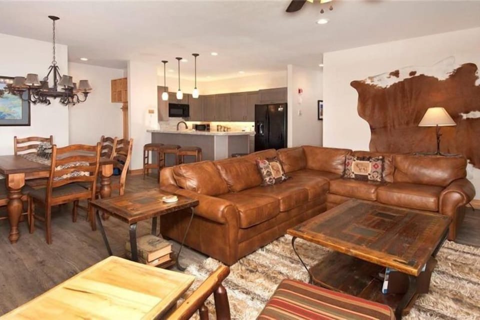 Condo (2706_Chateau_DuMont_2Bed_Platinum) | Exterior