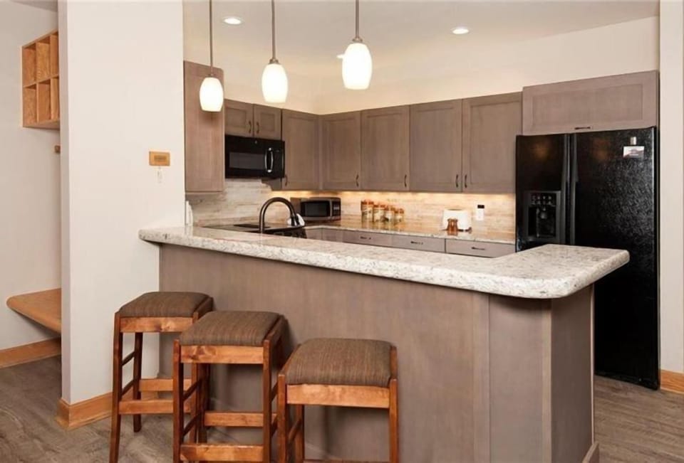 Condo (2706_Chateau_DuMont_2Bed_Platinum) | Private kitchen