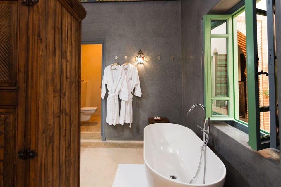 Bab Agnaou | Bathroom | Free toiletries, hair dryer, bathrobes, towels