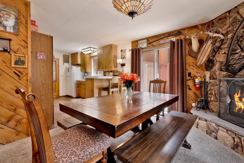 House, Multiple Beds, Patio, Mountain View (1426) | 3 bedrooms, individually decorated, individually furnished, bed sheets