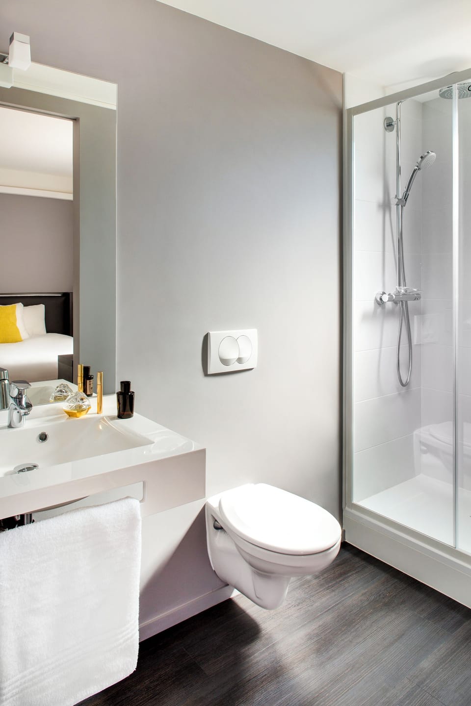 1 bedroom, desk, soundproofing, free WiFi