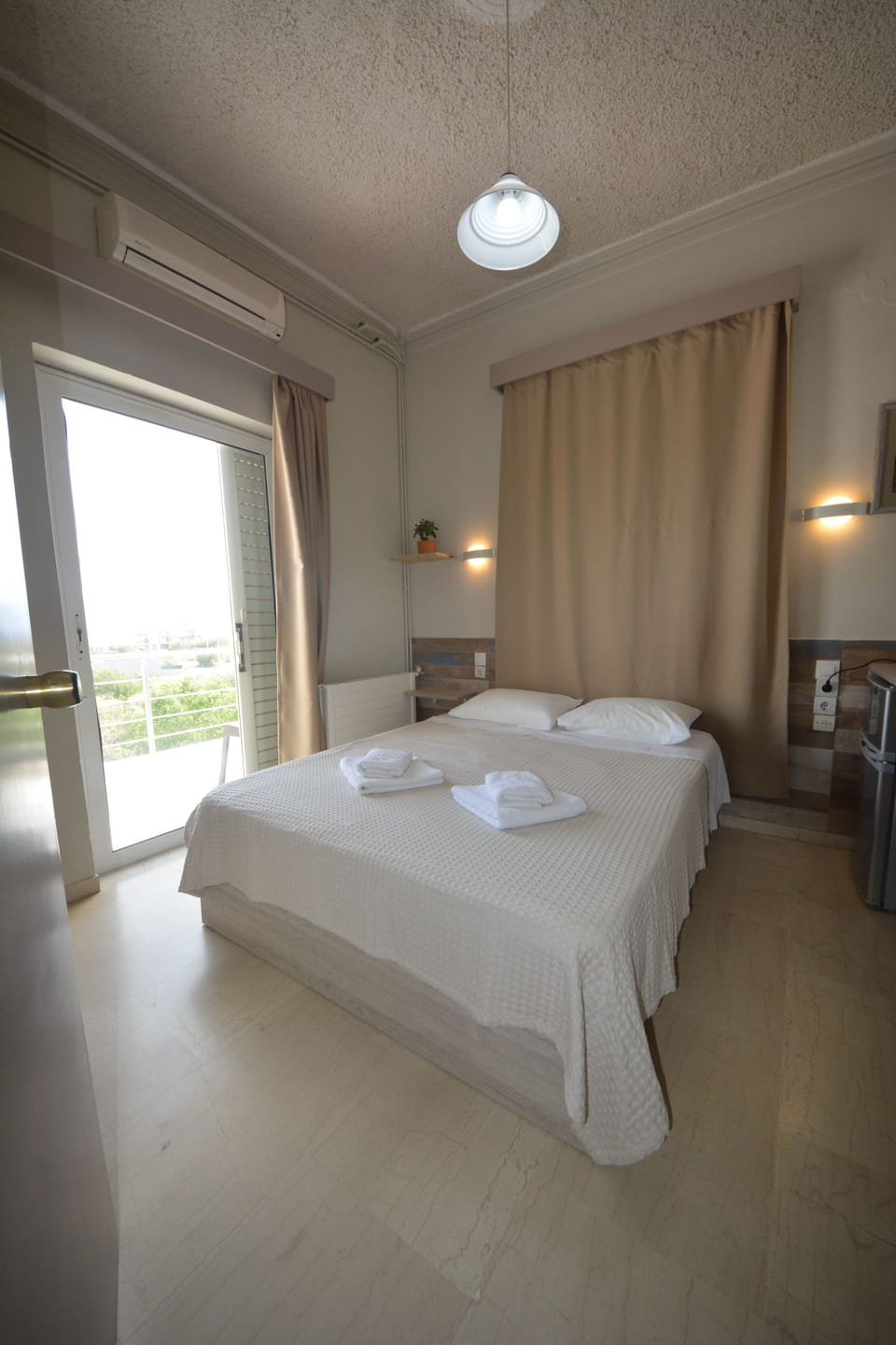 Double Room, Sea View | Premium bedding, Select Comfort beds, minibar, in-room safe