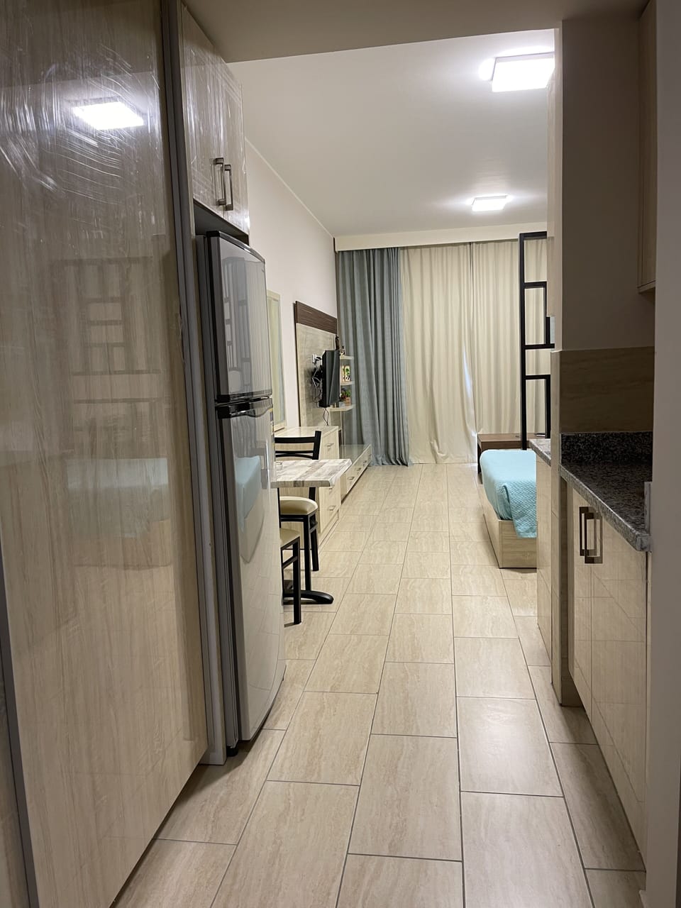 Studio Pool View 12209 | Individually decorated, individually furnished, iron/ironing board