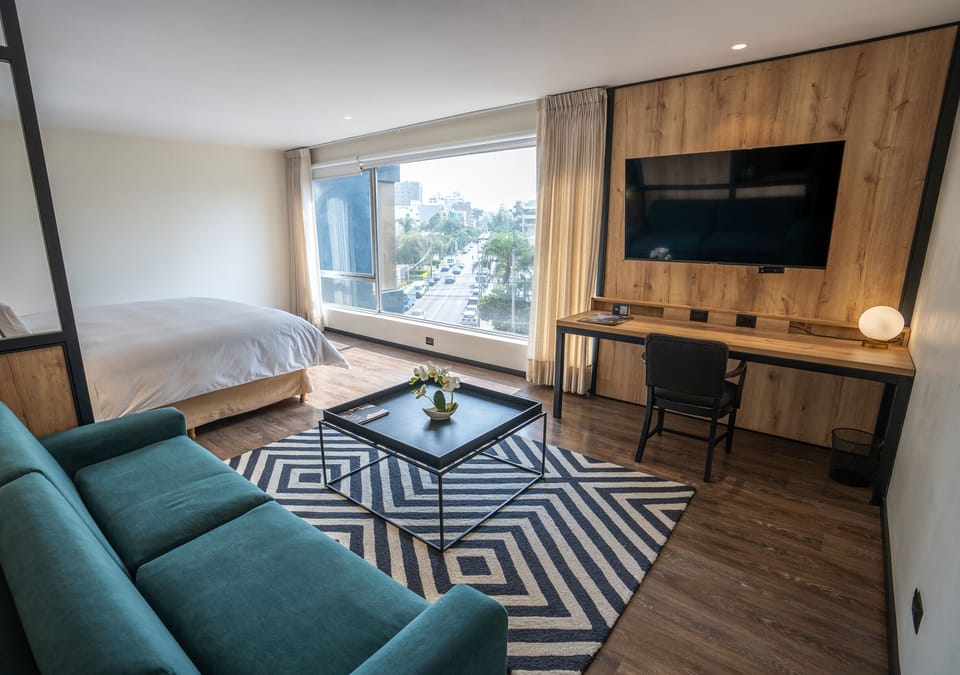 Business Room | Premium bedding, down comforters, minibar, in-room safe