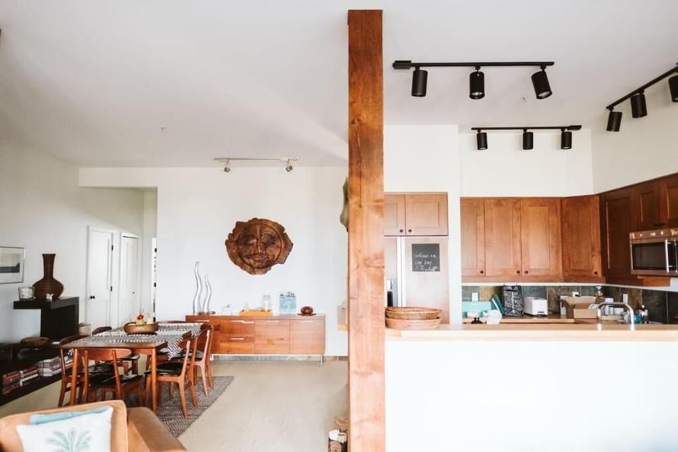Open concept kitchen and dining area