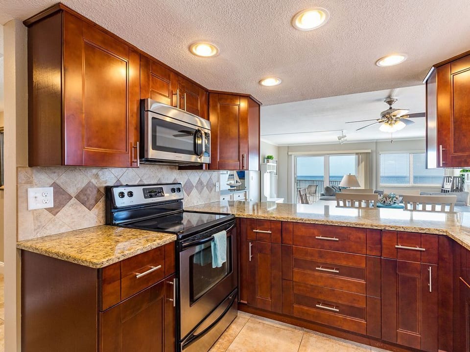 Completely updated kitchen. Stainless steel appliances and granite counter tops.