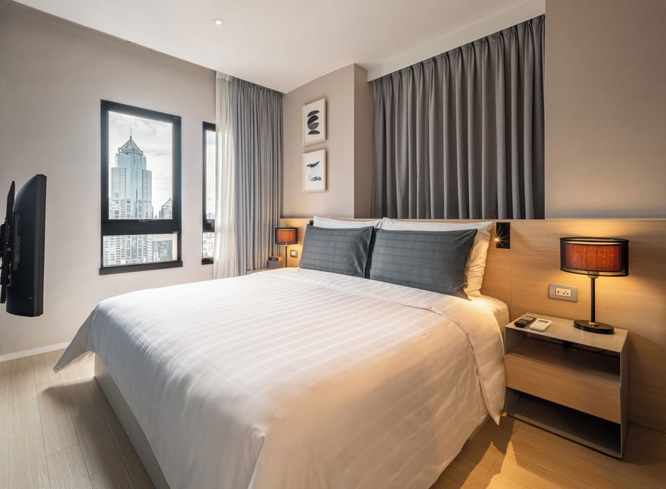 Suite, 1 Bedroom (Sky) | Premium bedding, down comforters, in-room safe, desk