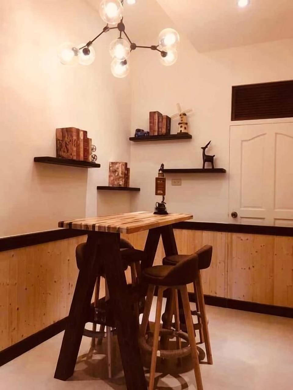 Family Quadruple Room | Living area | Flat-screen TV